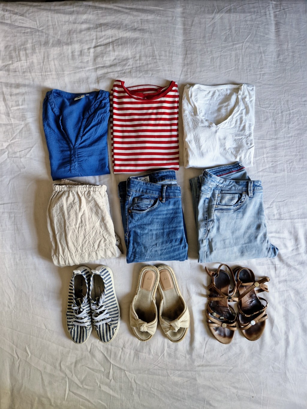Minimalistische zomer garderobe voor dames: capsule&nbsp;wardrobe